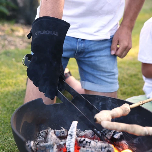 Barbecuetang Morsø Serveertang van Morsø voor in het vuur